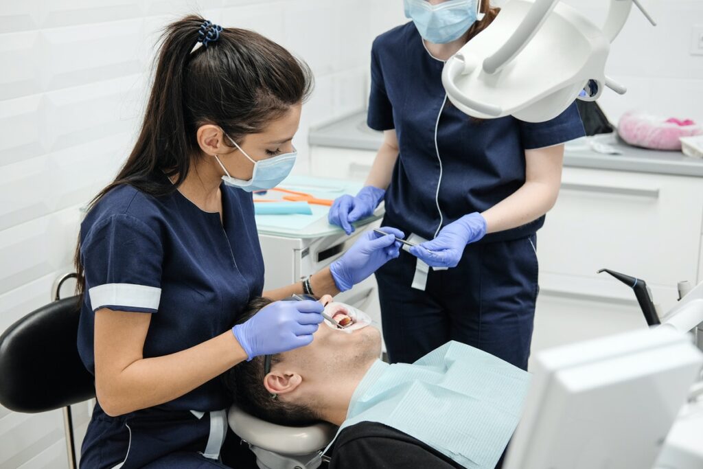 Dental Hygiene at Aesthetic Dentures