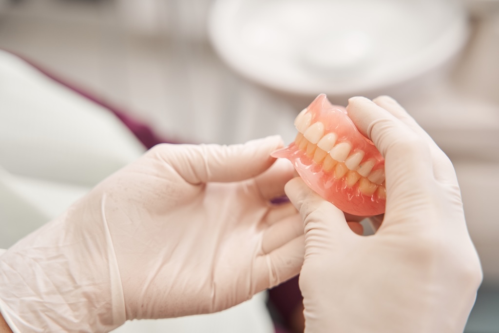 Complete Guide to Dental Health and Dentures